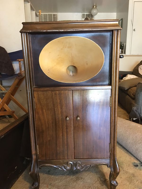 Brunswick phonograph model 110 value